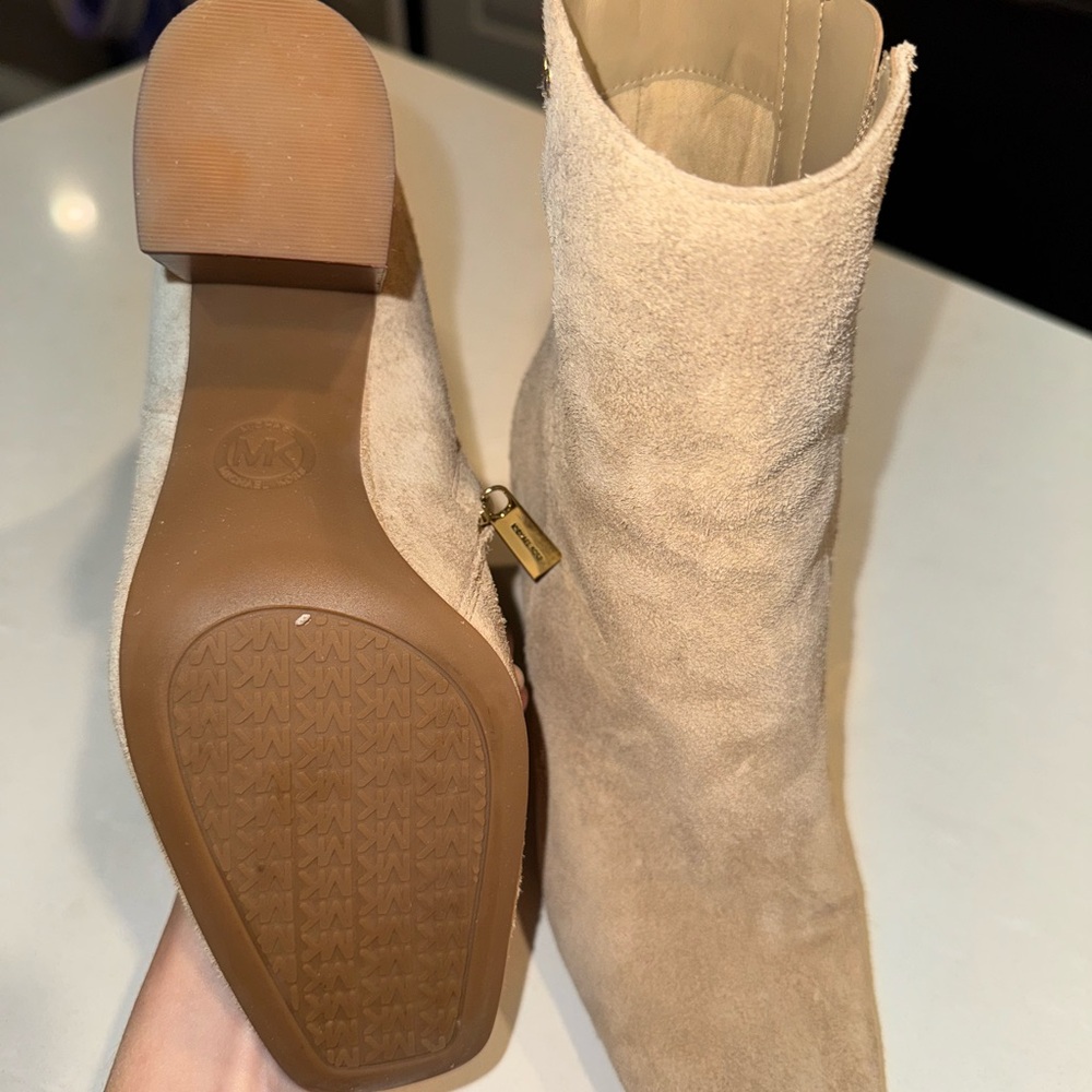 Tan Ankle Boots with Suede Material and Block Heel - Picture 7 of 7